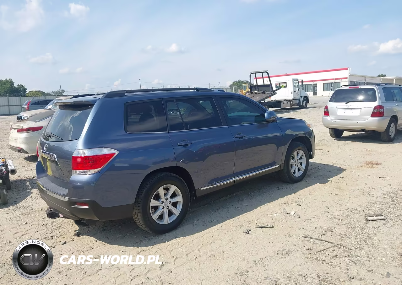 2011 Toyota Highlander Se V6 VIN:5TDZK3EH9BS026632 - 4