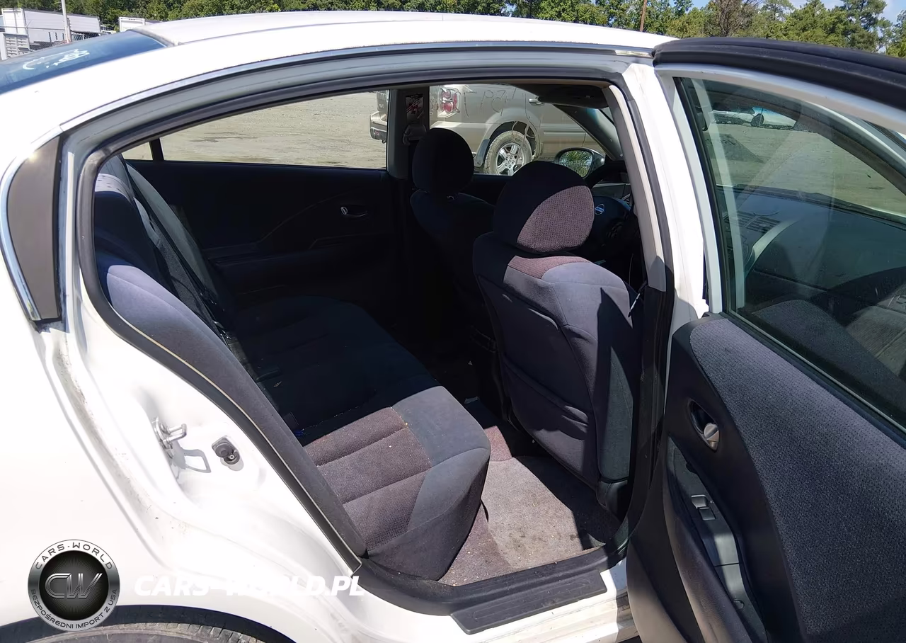 2002 Nissan Altima 2.5 S VIN:1N4AL11D32C718605 - 8