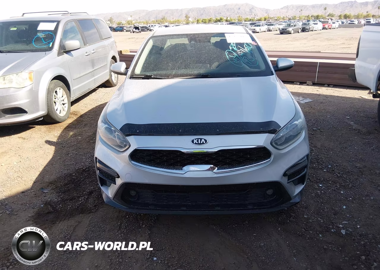 2019 Kia Forte S VIN:3KPF34AD3KE028282 - 11