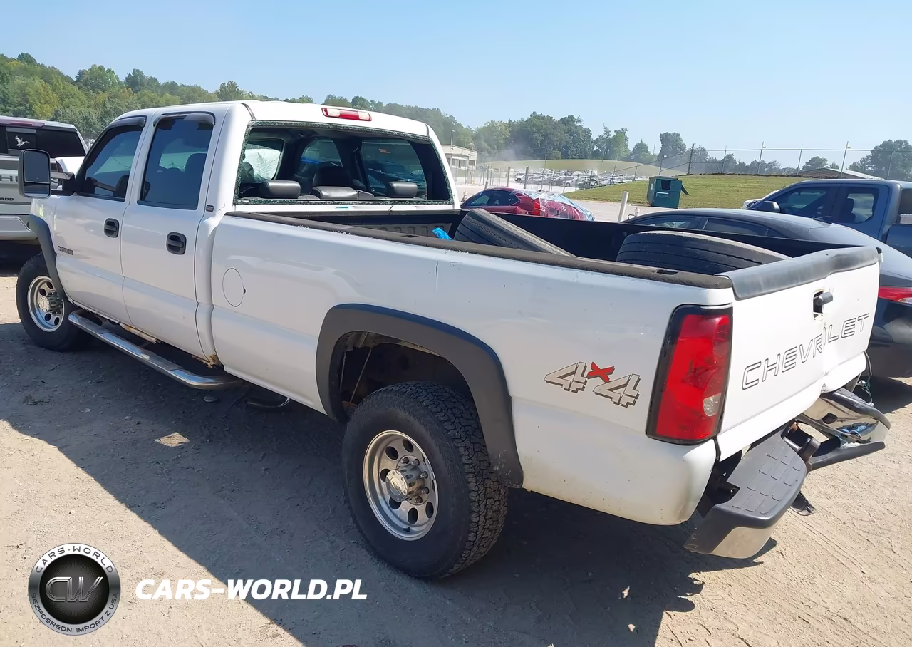 2003 Chevrolet Silverado 2500Hd VIN:1GCHK23UX3F104732 - 3
