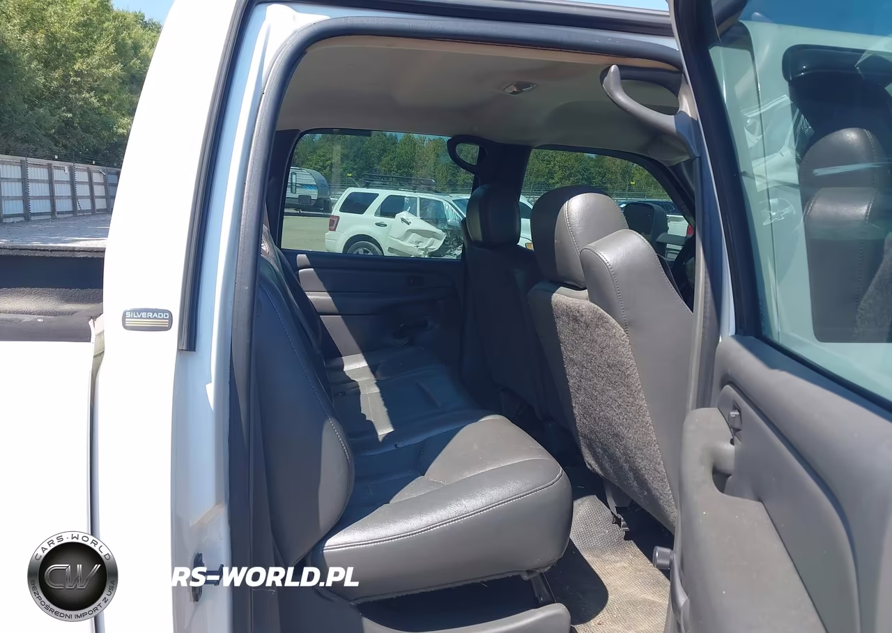 2003 Chevrolet Silverado 2500Hd VIN:1GCHK23UX3F104732 - 8