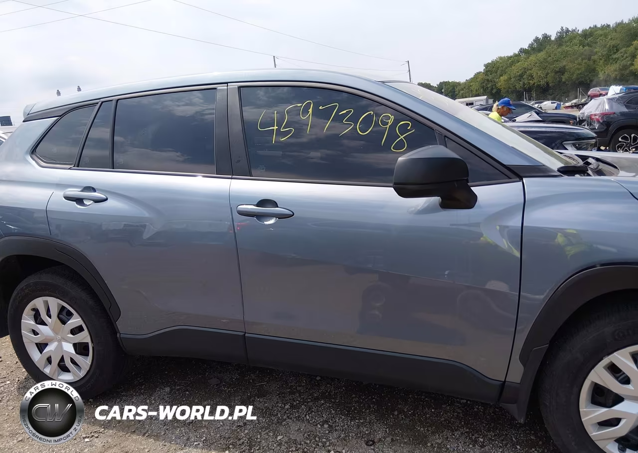 2024 Toyota Corolla Cross L VIN:7MUAAABG6RV116384 - 13