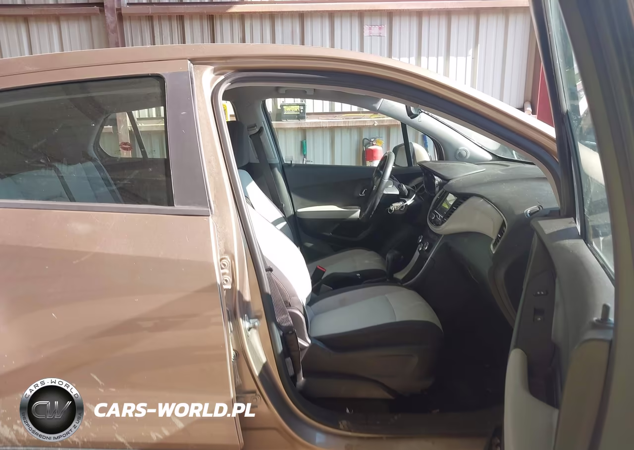 2018 Chevrolet Trax Ls VIN:3GNCJNSBXJL252212 - 5