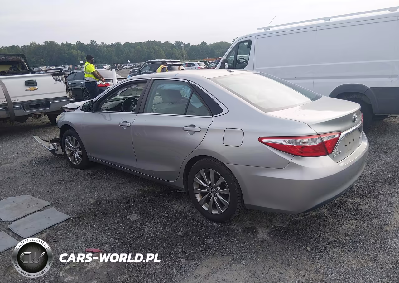 2015 Toyota Camry Xle VIN:4T4BF1FK1FR477187 - 3