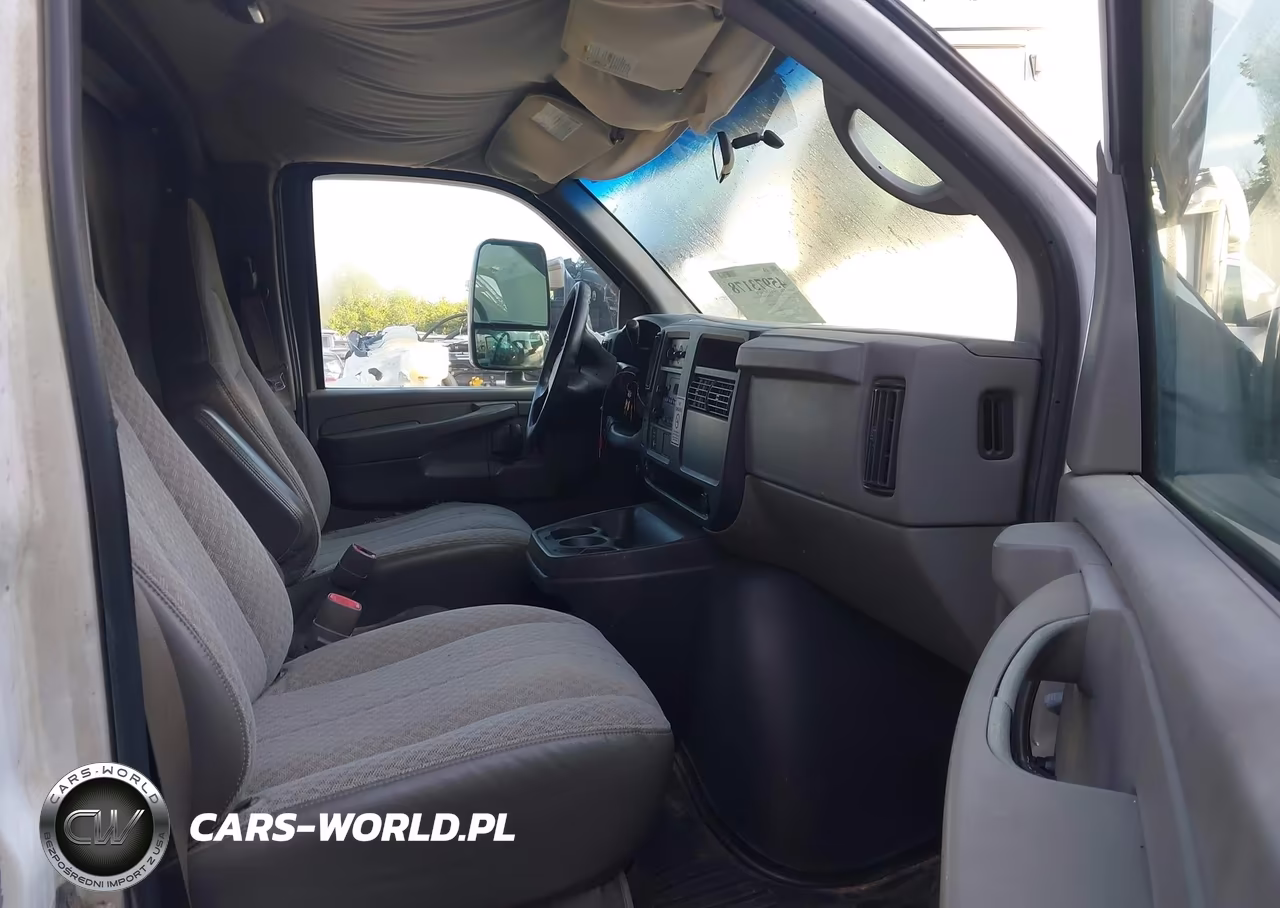 2006 Chevrolet Express Cutaway Work Van VIN:1GBJG312X61144468 - 7