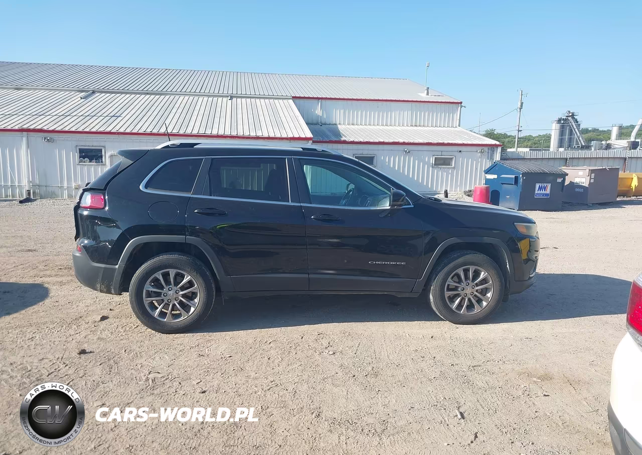 2019 Jeep Cherokee Latitude Plus 4X4 VIN:1C4PJMLB0KD398094 - 14