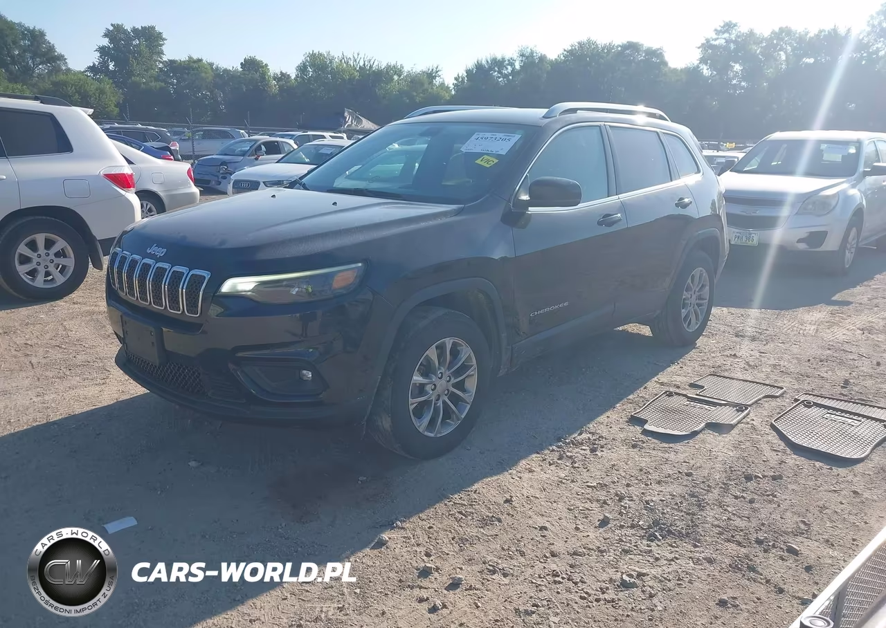 2019 Jeep Cherokee Latitude Plus 4X4 VIN:1C4PJMLB0KD398094 - 2