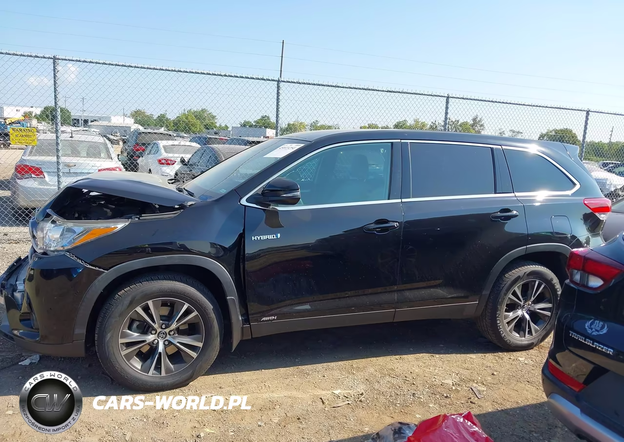 2019 Toyota Highlander Hybrid Le VIN:5TDBGRFH5KS068106 - 14