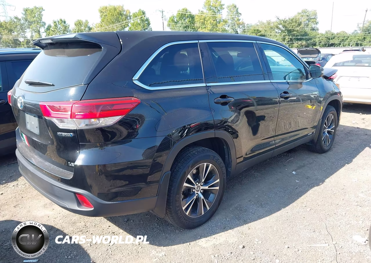 2019 Toyota Highlander Hybrid Le VIN:5TDBGRFH5KS068106 - 4