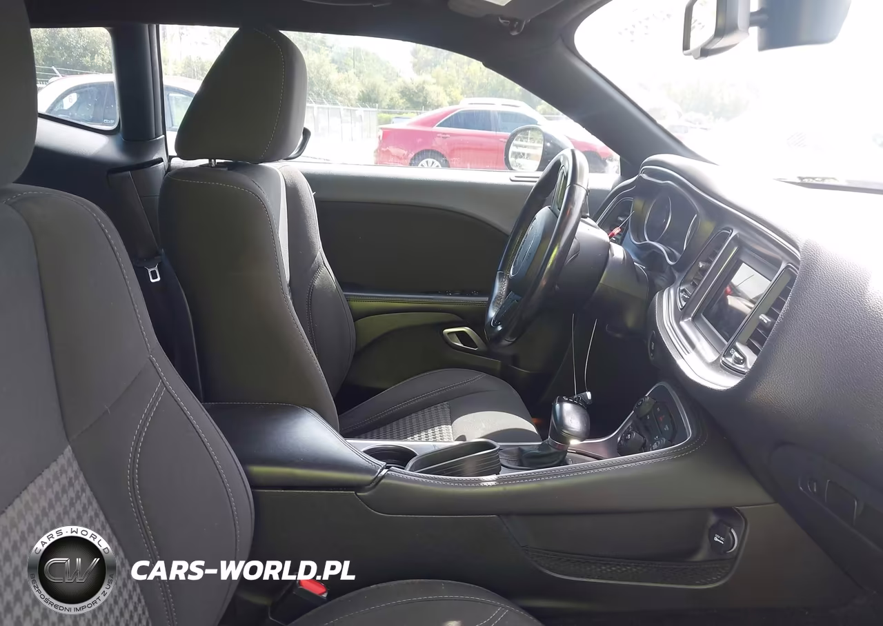 2018 Dodge Challenger Sxt VIN:2C3CDZAG1JH110753 - 5
