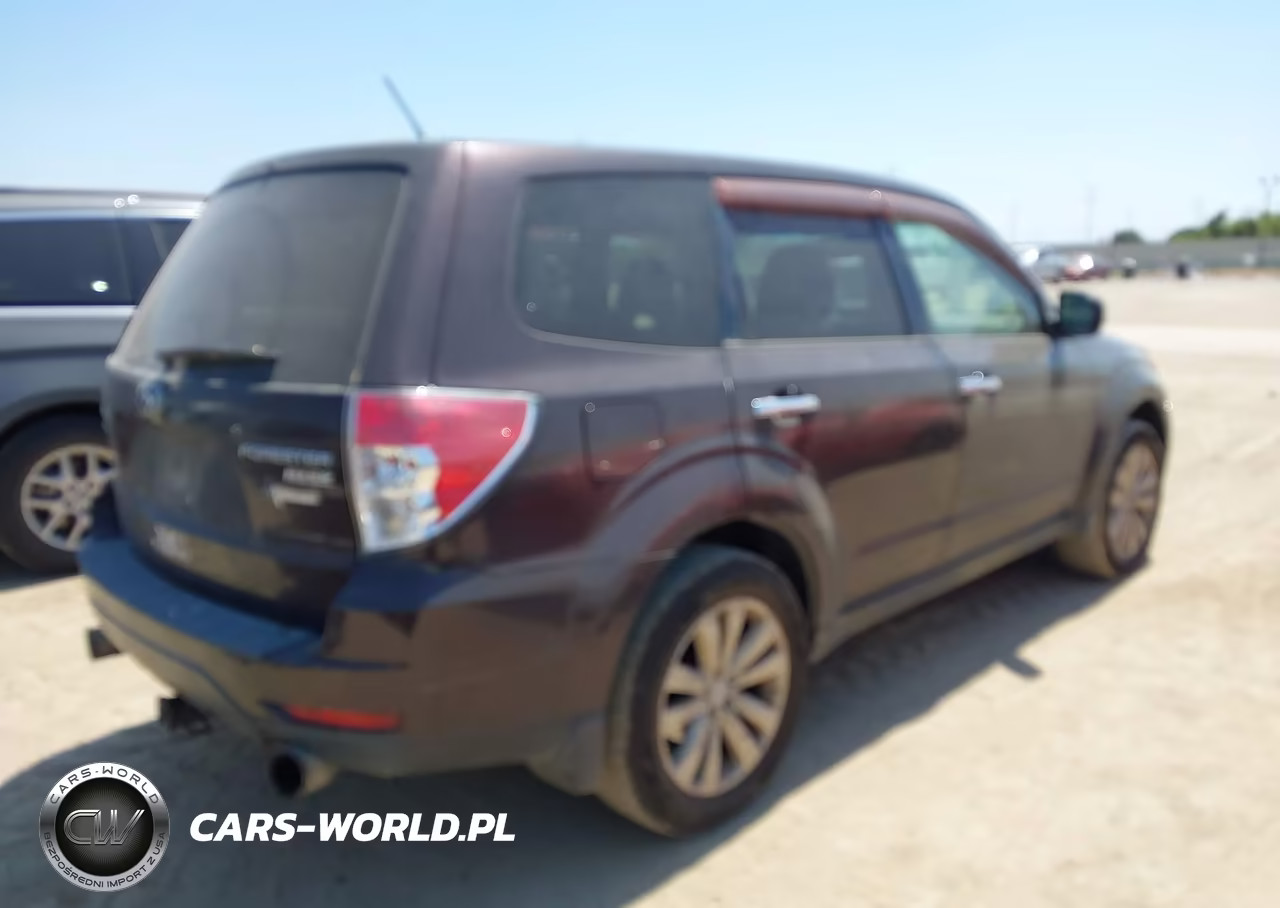 2013 Subaru Forester 2.5X Premium VIN:JF2SHADC0DH403772 - 4