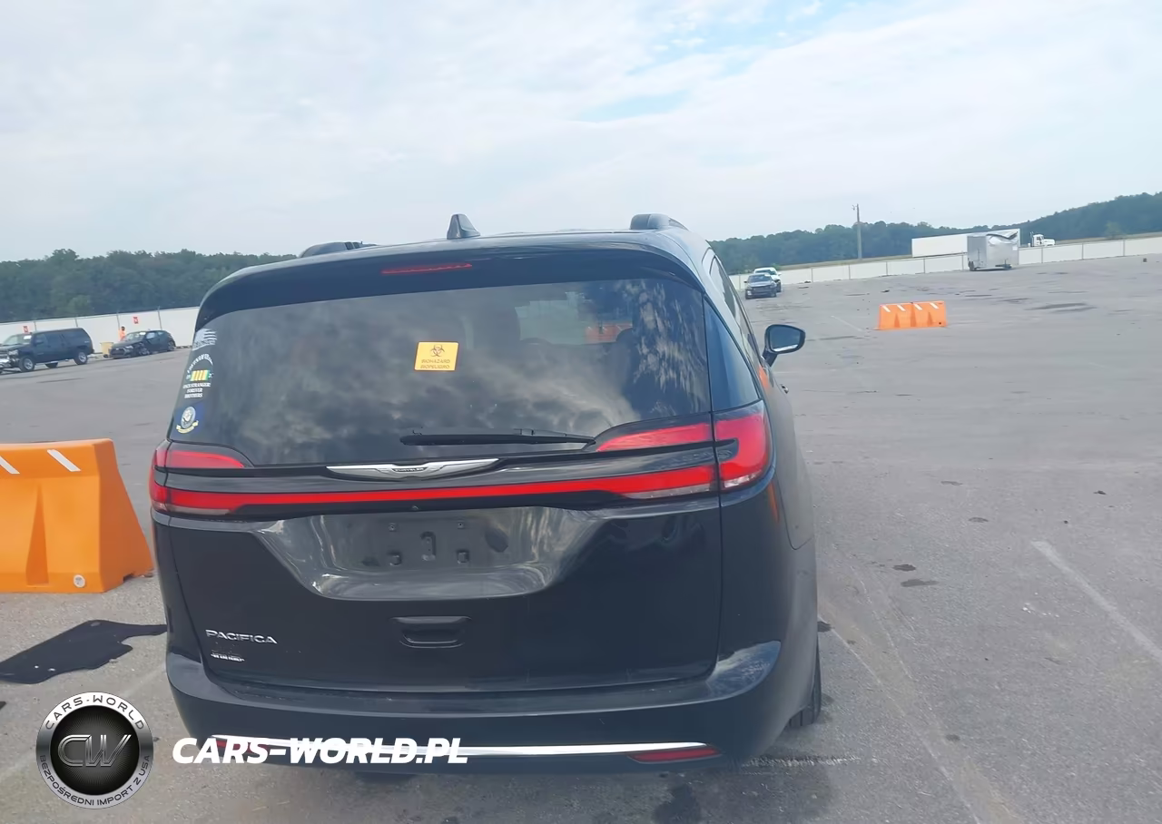 2022 Chrysler Pacifica Touring L VIN:2C4RC1BG1NR195408 - 16