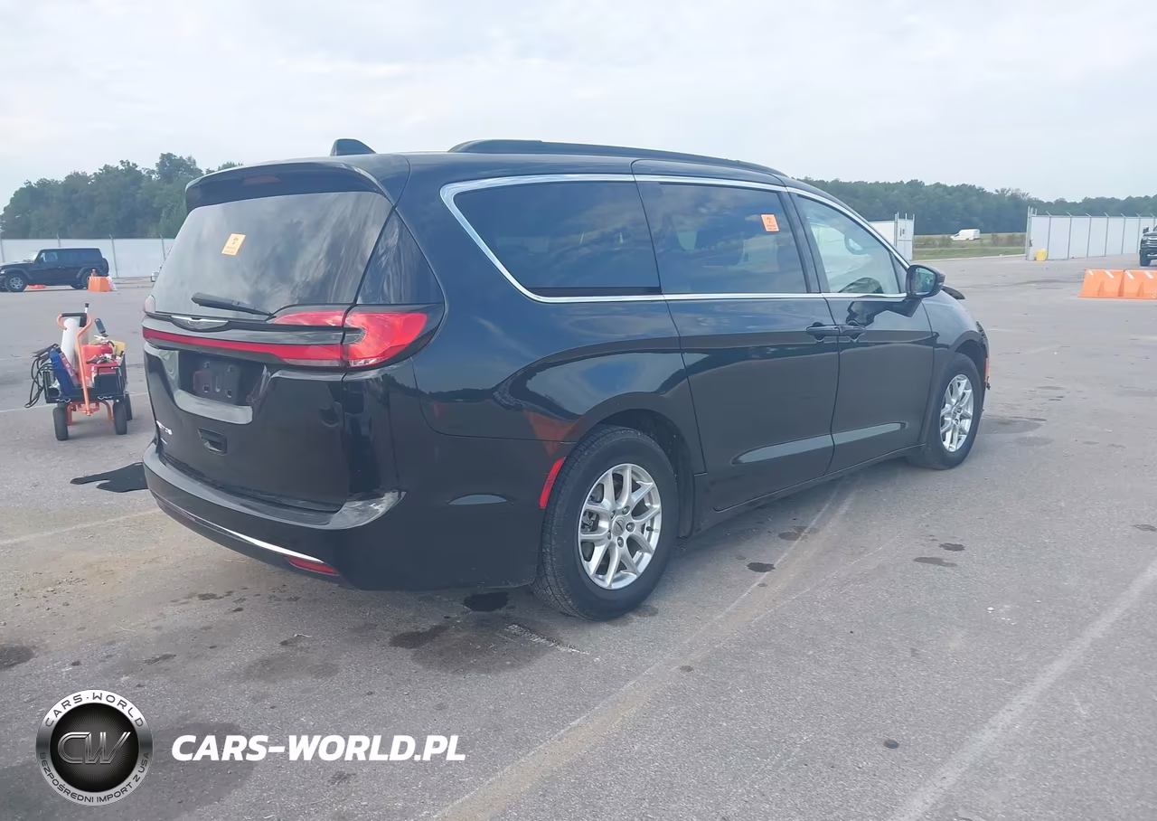 2022 Chrysler Pacifica Touring L VIN:2C4RC1BG1NR195408 - 4