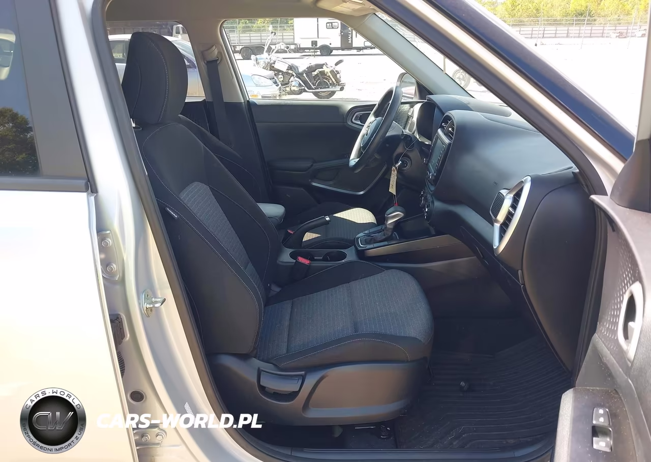 2021 Kia Soul S VIN:KNDJ23AU8M7796656 - 5