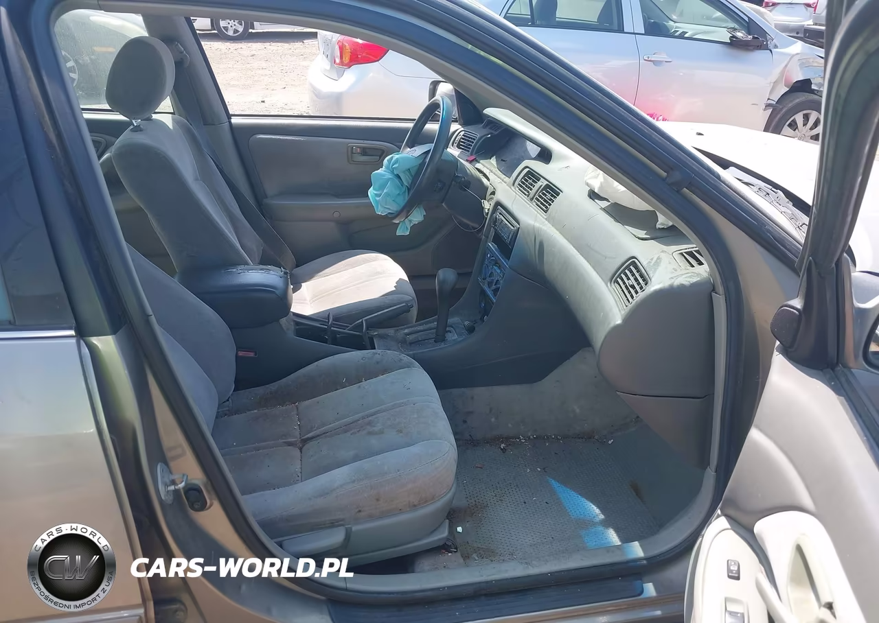 1999 Toyota Camry Le VIN:4T1BG22K0XU419463 - 5