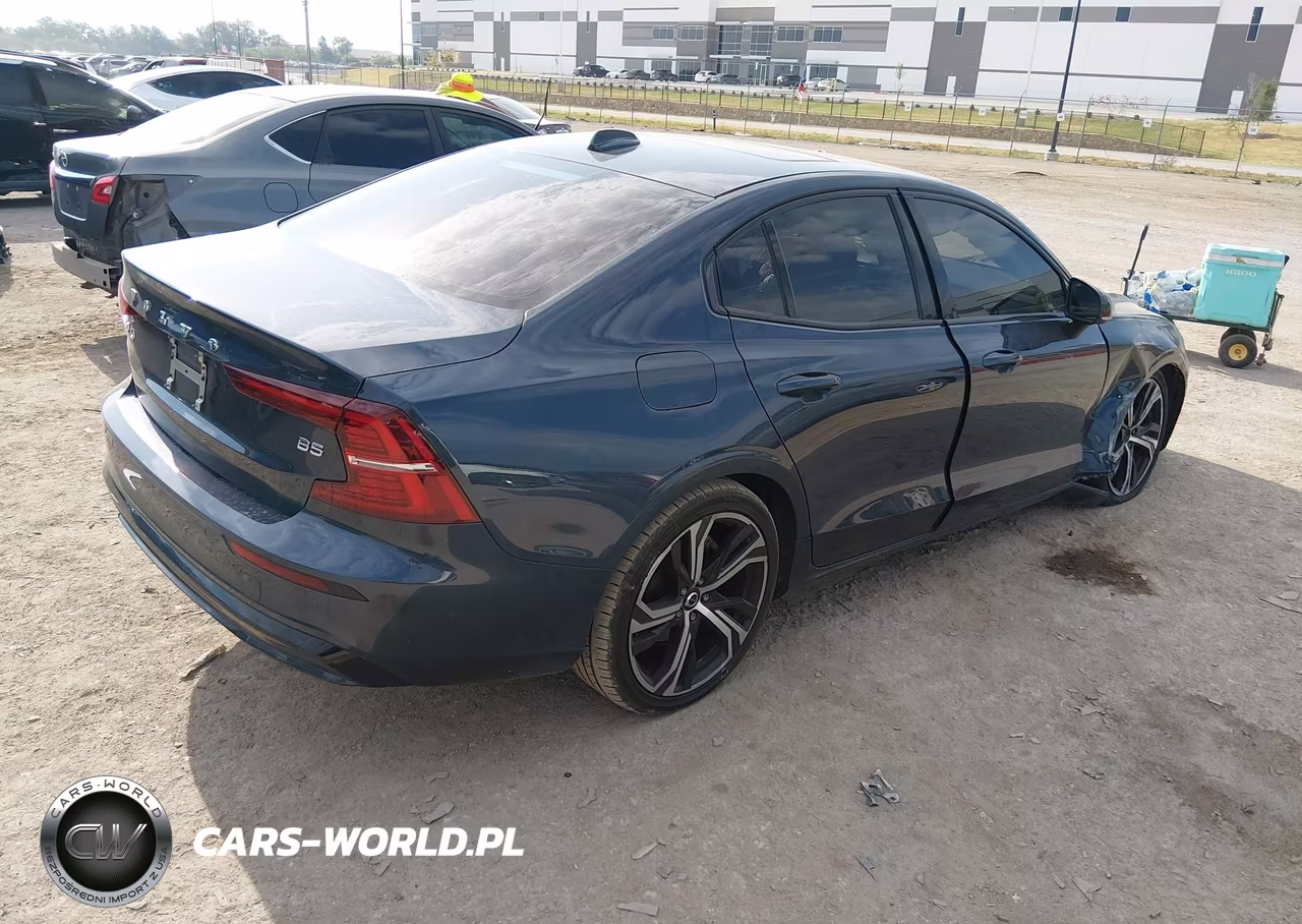 2024 Volvo S60 B5 Core Dark Theme VIN:7JRL12FK1RG319864 - 4