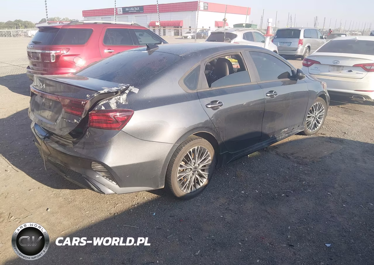 2024 Kia Forte Gt-Line VIN:3KPF54AD8RE765045 - 4