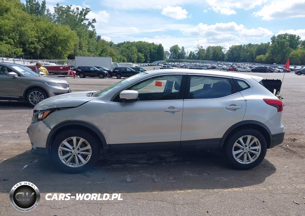 2018 Nissan Rogue Sport S VIN:JN1BJ1CR7JW258538 - 14