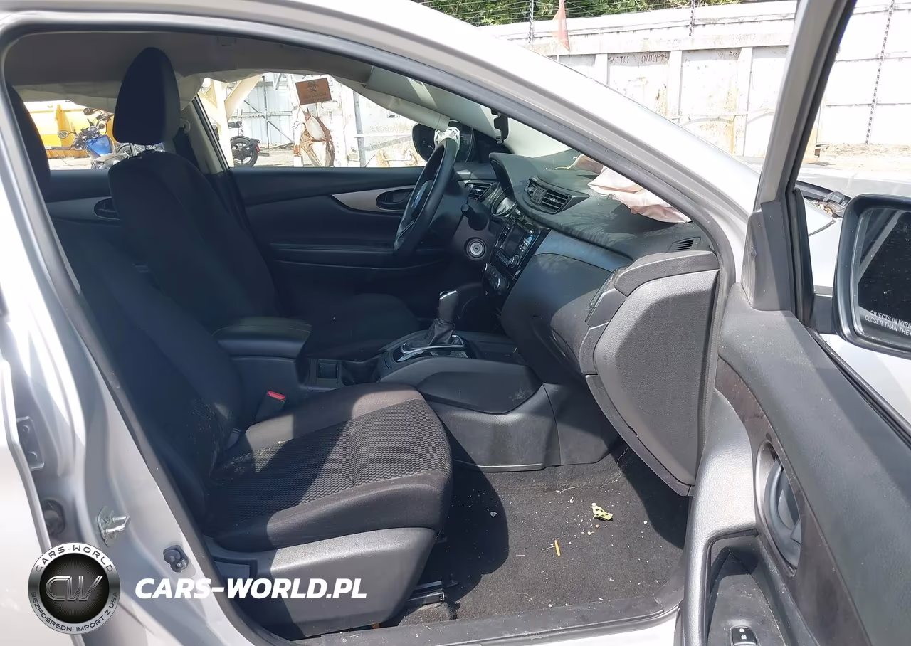2018 Nissan Rogue Sport S VIN:JN1BJ1CR7JW258538 - 5