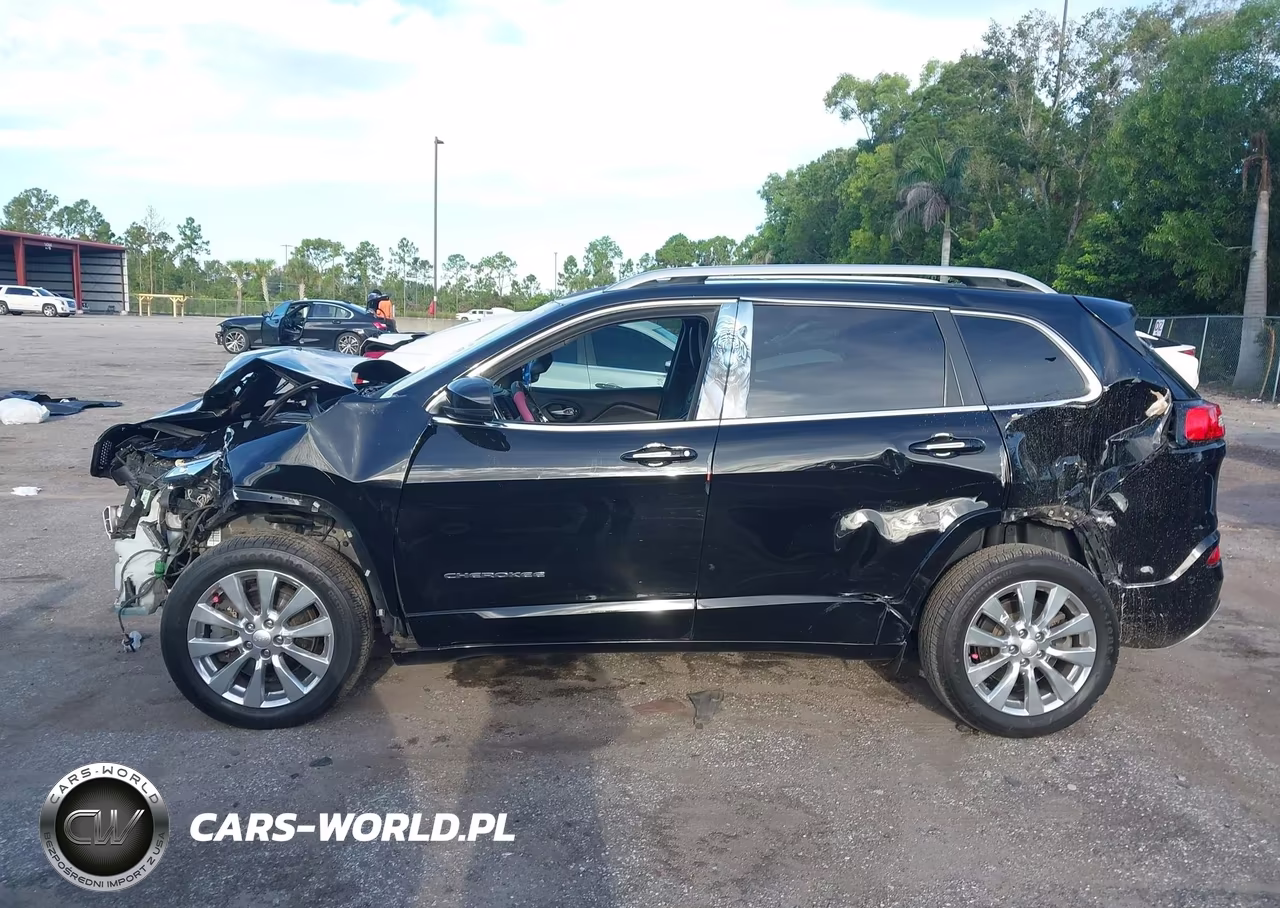 2017 Jeep Cherokee Overland 4X4 VIN:1C4PJMJS6HW634795 - 14