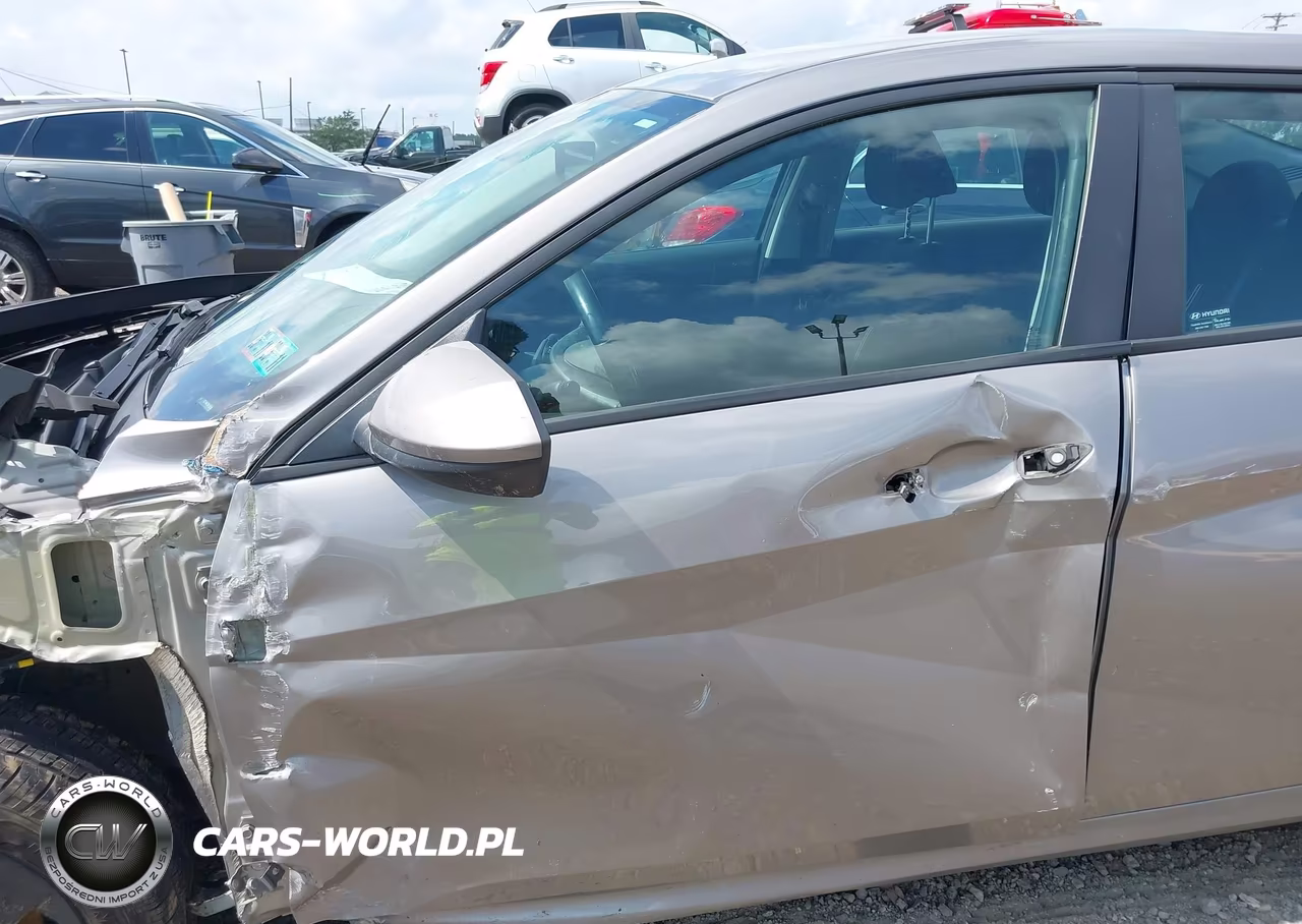 2022 Hyundai Elantra Sel VIN:KMHLS4AG6NU260988 - 17
