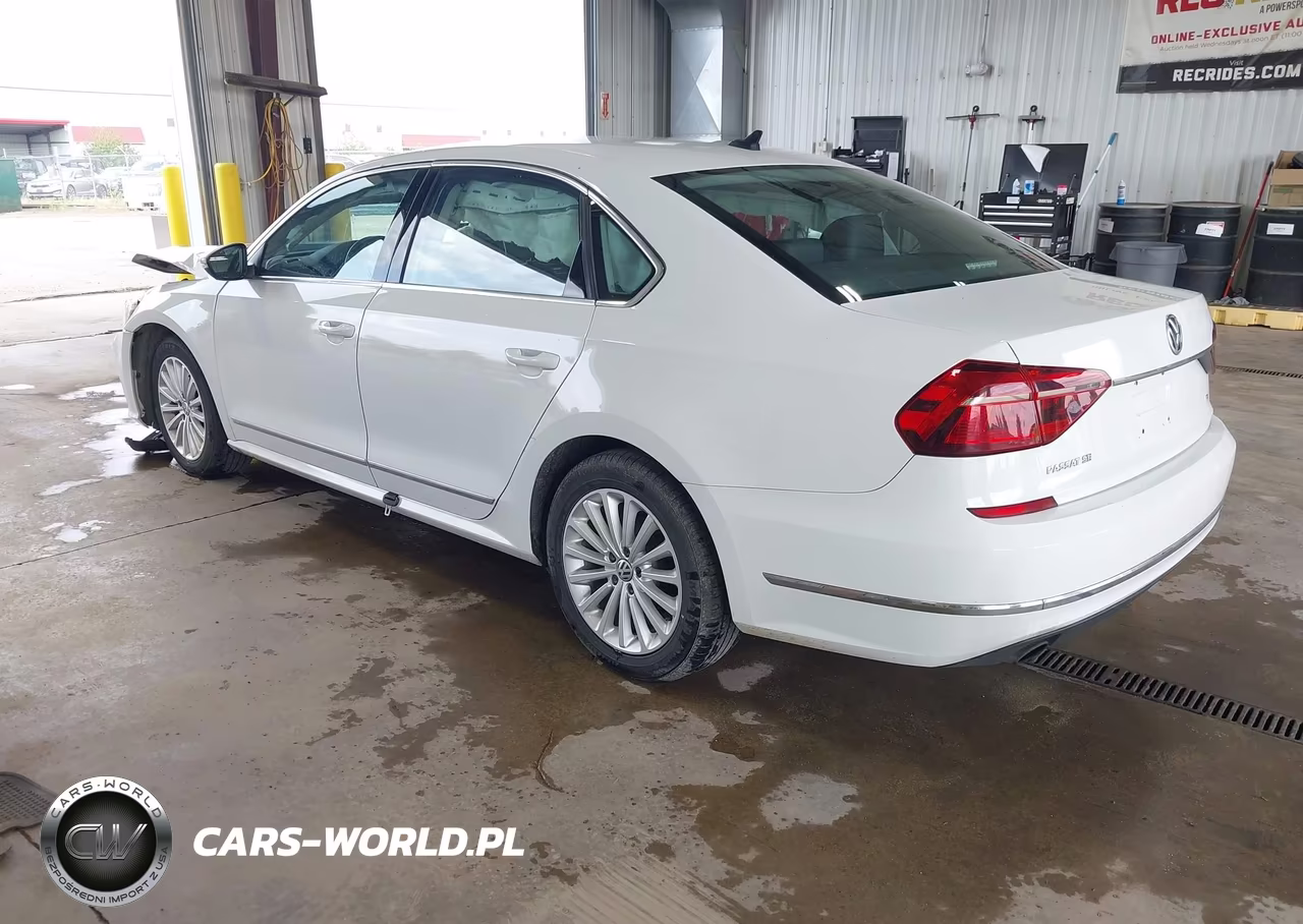 2017 Volkswagen Passat 1.8T Se VIN:1VWBT7A38HC030002 - 3