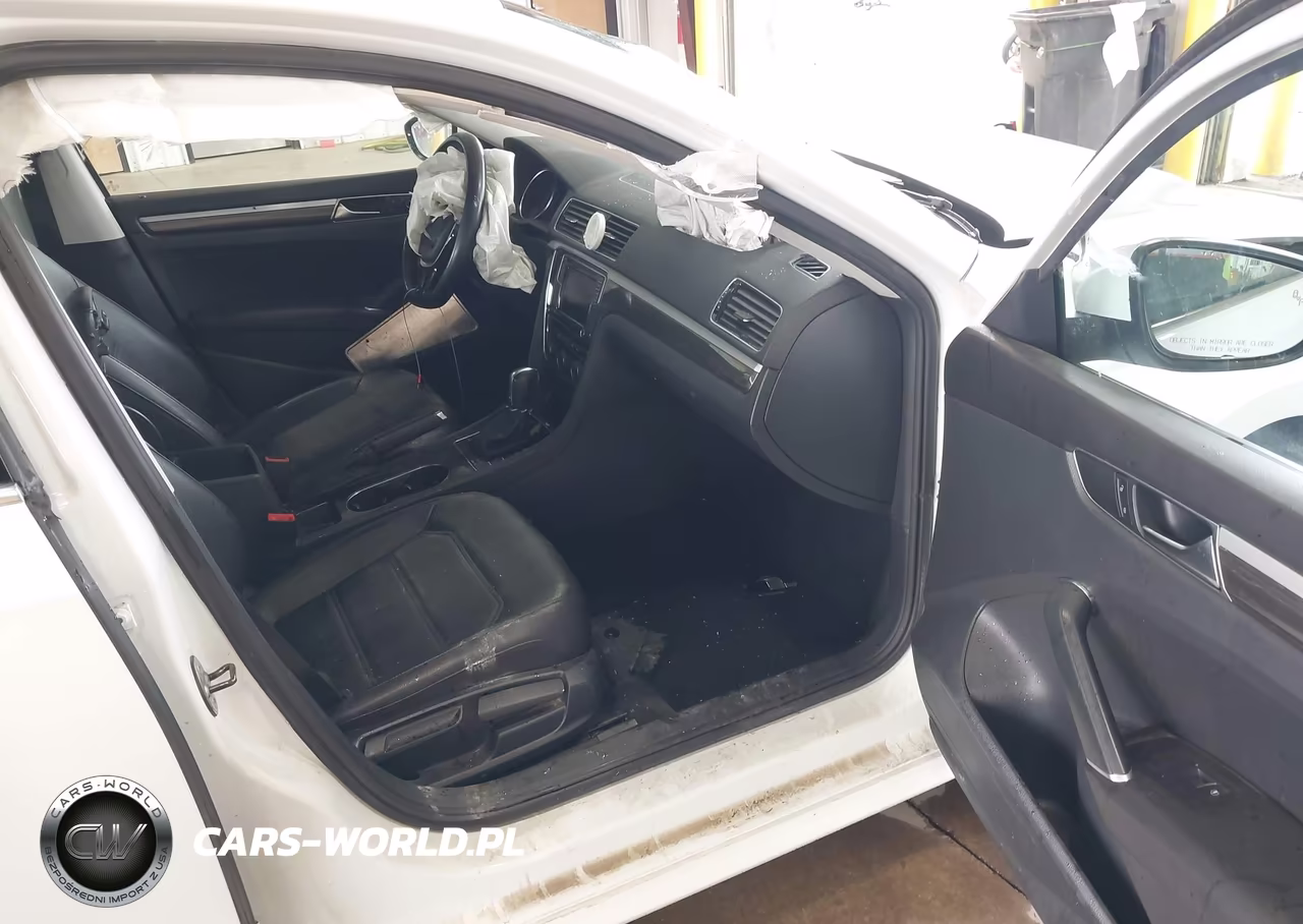 2017 Volkswagen Passat 1.8T Se VIN:1VWBT7A38HC030002 - 5