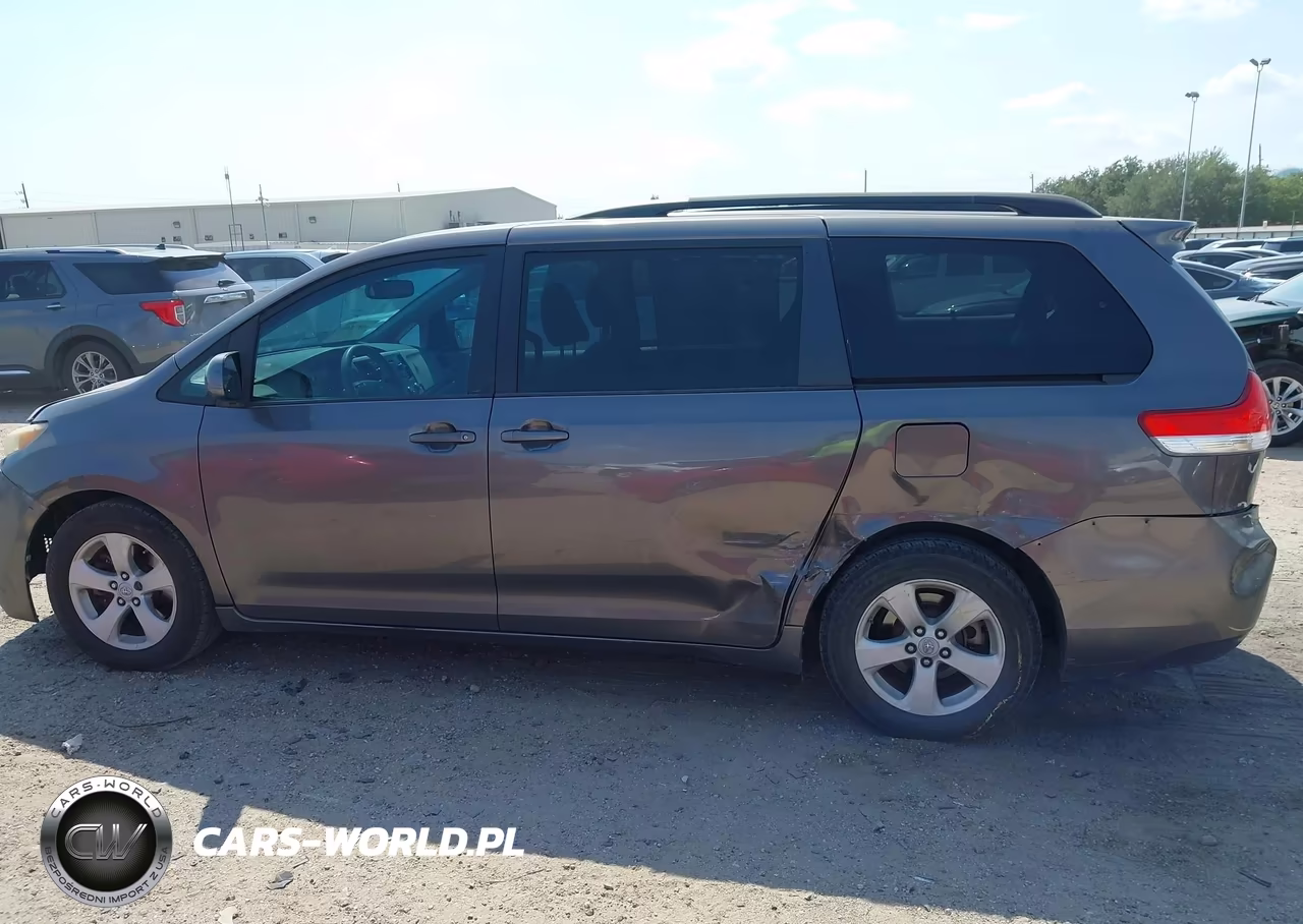 2011 Toyota Sienna Le V6 VIN:5TDKK3DC9BS157342 - 14