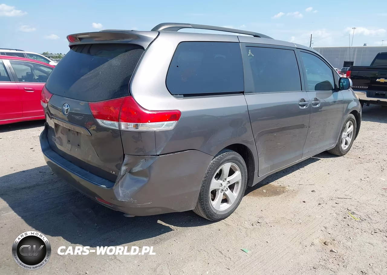 2011 Toyota Sienna Le V6 VIN:5TDKK3DC9BS157342 - 4