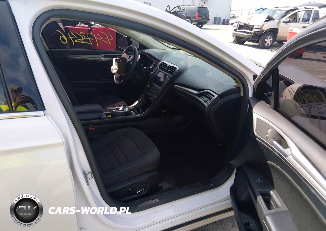 2019 Ford Fusion Se VIN:3FA6P0HD5KR283792 - 5