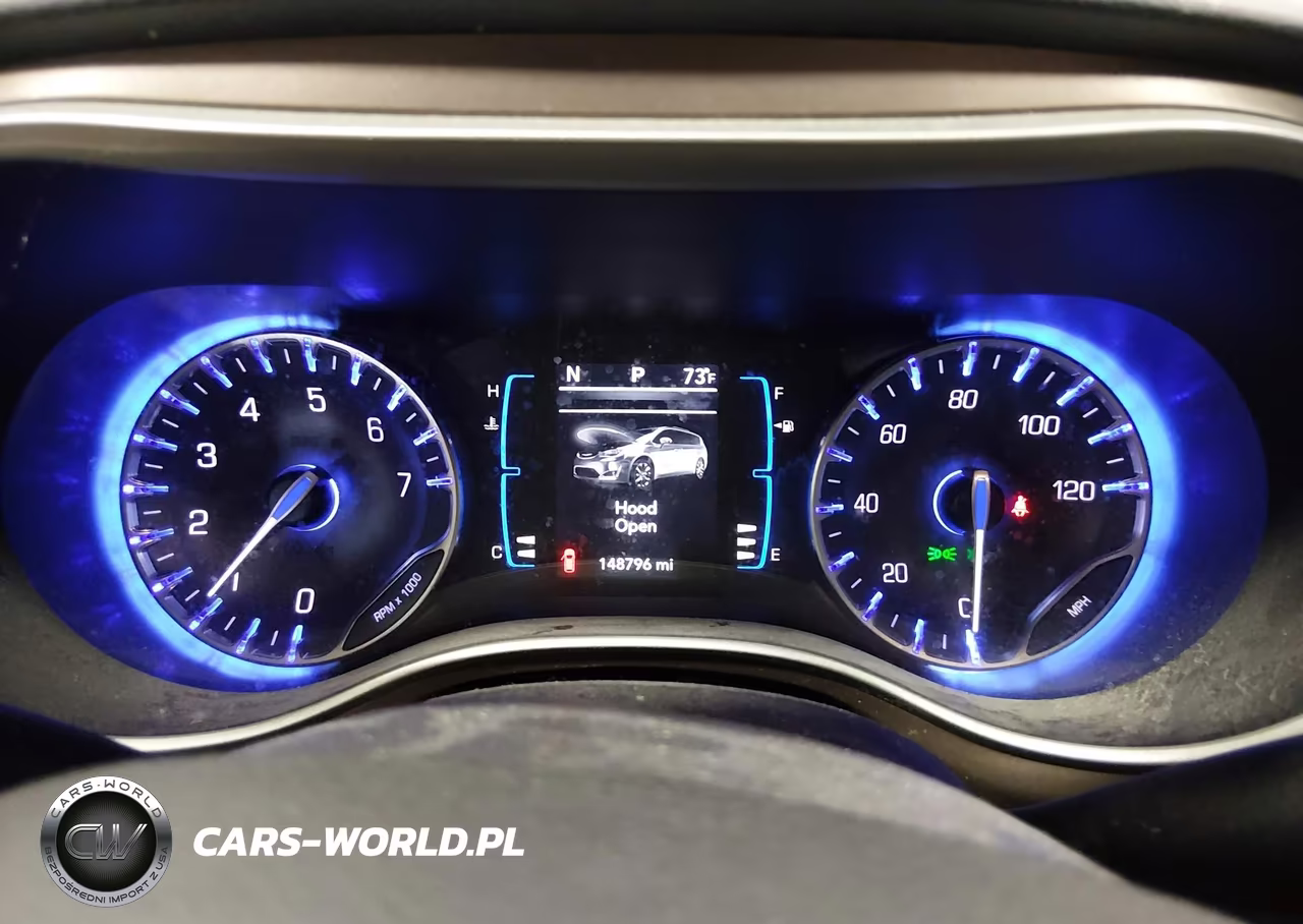 2017 Chrysler Pacifica Touring VIN:2C4RC1DG9HR517794 - 7