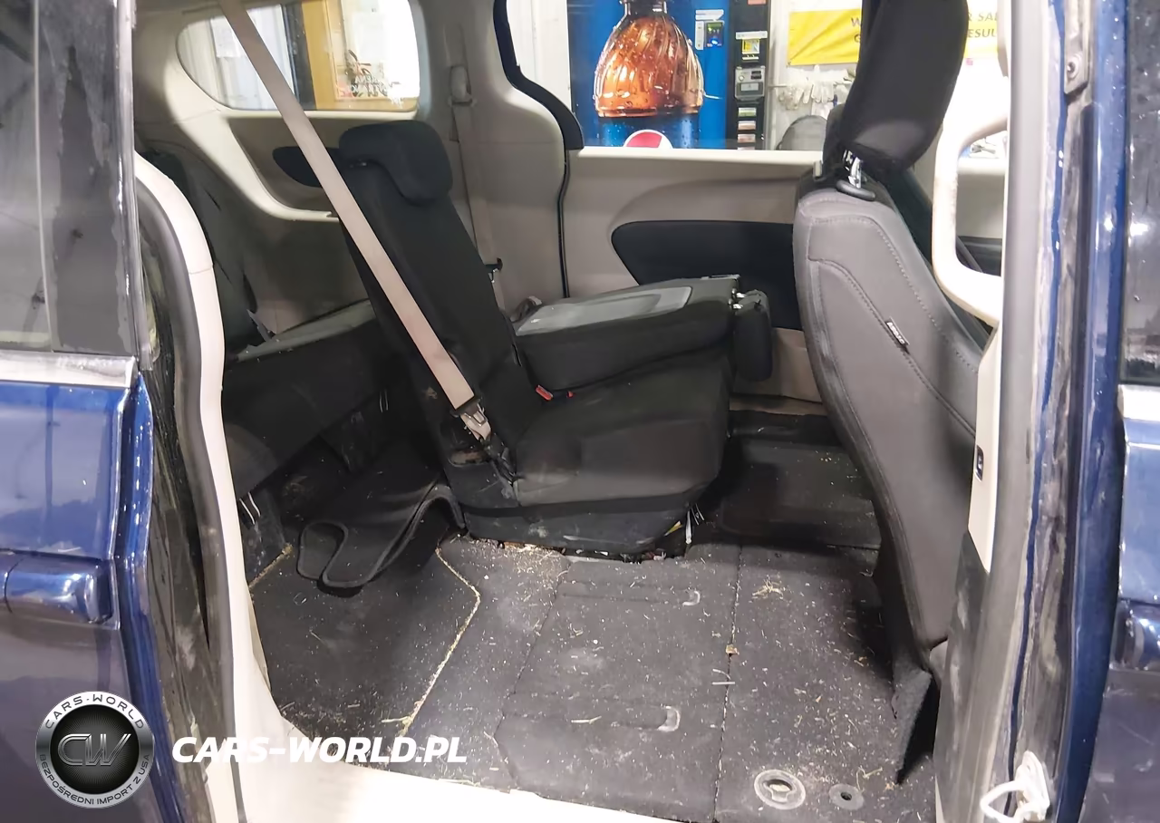2017 Chrysler Pacifica Touring VIN:2C4RC1DG9HR517794 - 8