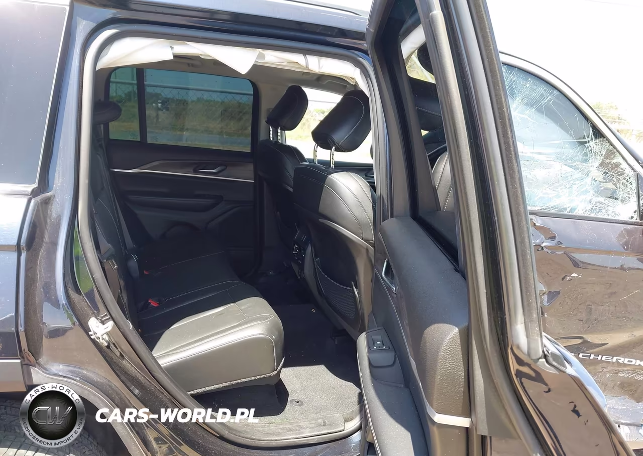 2023 Jeep Grand Cherokee Limited 4X2 VIN:1C4RJGBG7P8891438 - 8