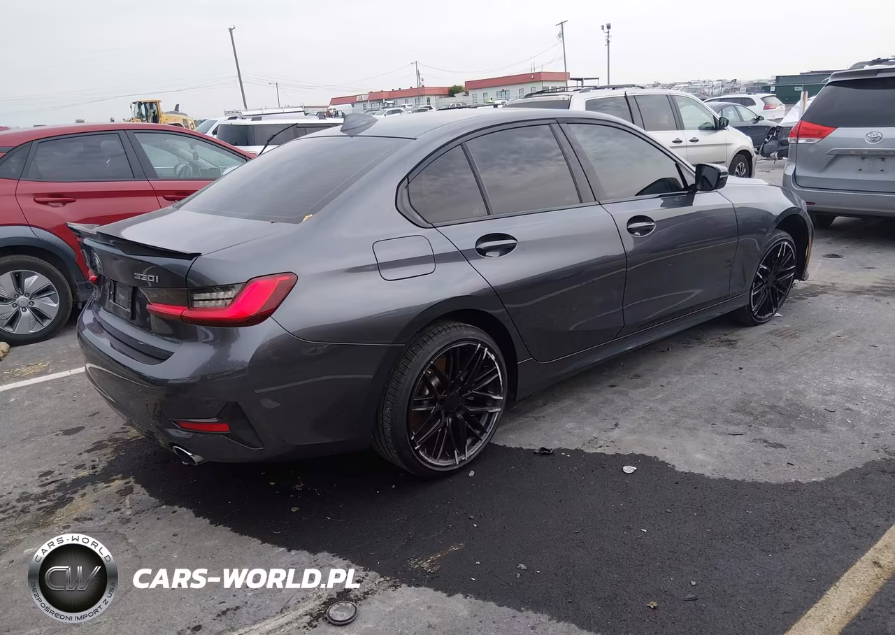 2019 BMW 330I xDrive VIN:3MW5R7J52K8A04944 - 4
