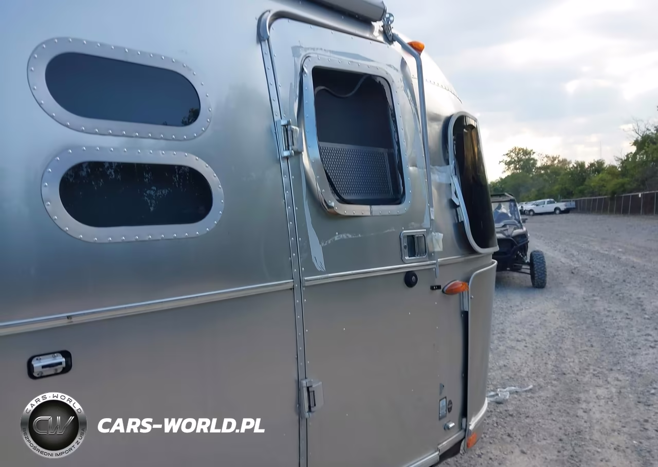 2022 Airstream Caravel VIN:1STHMAC17NJ560005 - 13
