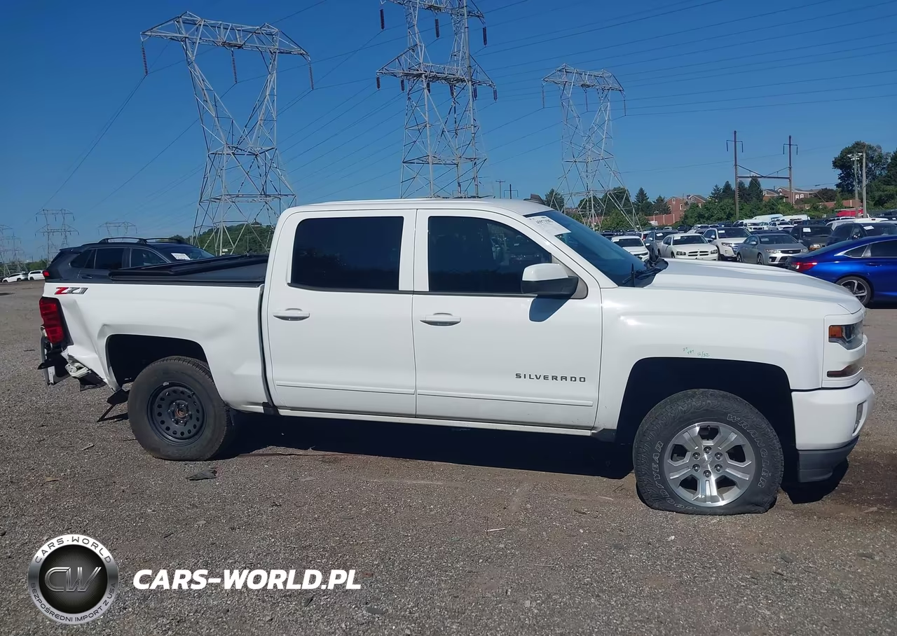 2018 Chevrolet Silverado 1500 2Lt VIN:3GCUKREC6JG472106 - 14