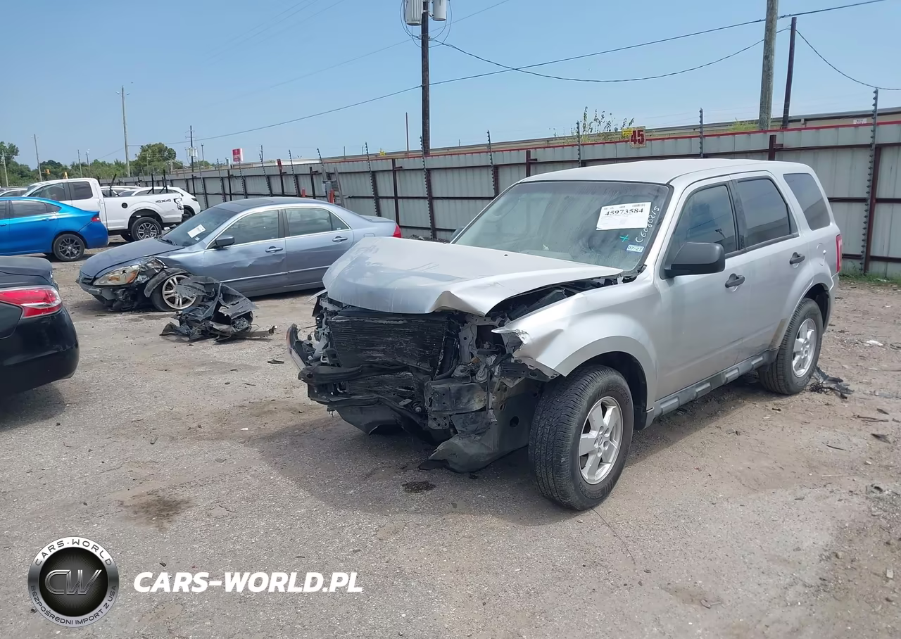 2010 Ford Escape Xls VIN:1FMCU0C7XAKD10975 - 2