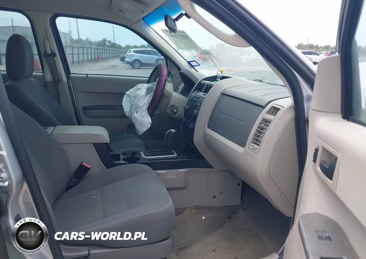 2010 Ford Escape Xls VIN:1FMCU0C7XAKD10975 - 5