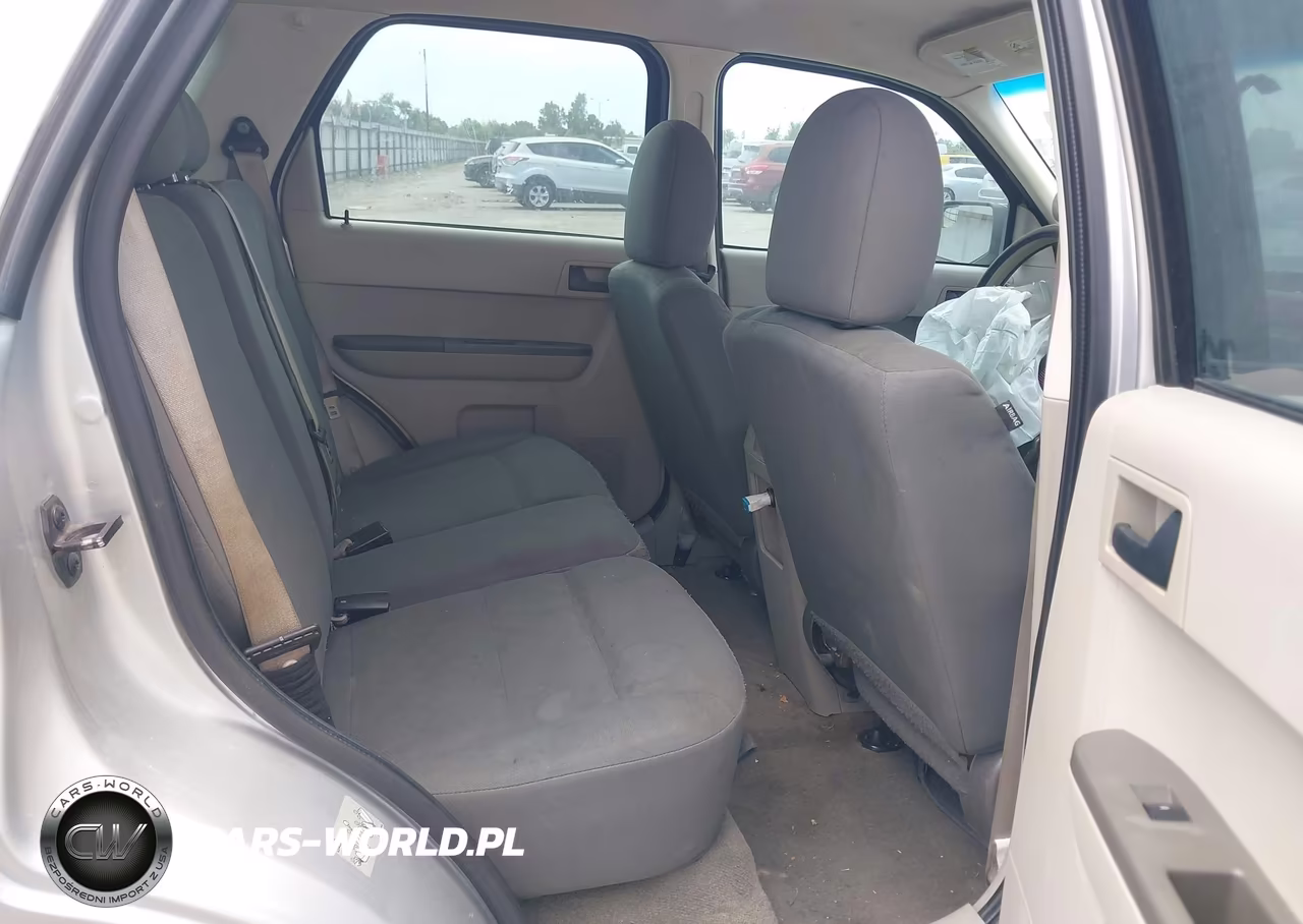 2010 Ford Escape Xls VIN:1FMCU0C7XAKD10975 - 8