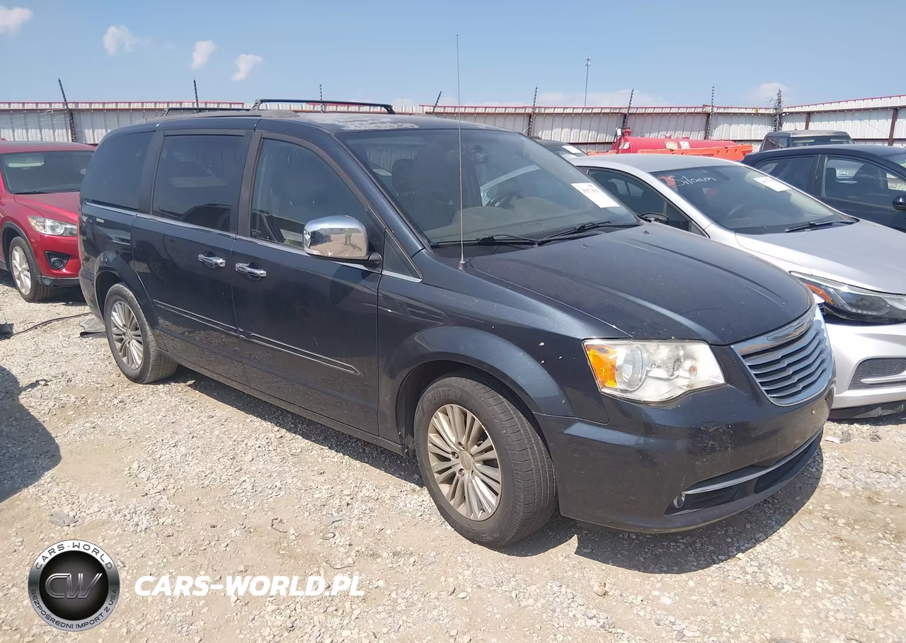 2013 Chrysler Town & Country Touring-L – zdjęcie 1 z 11