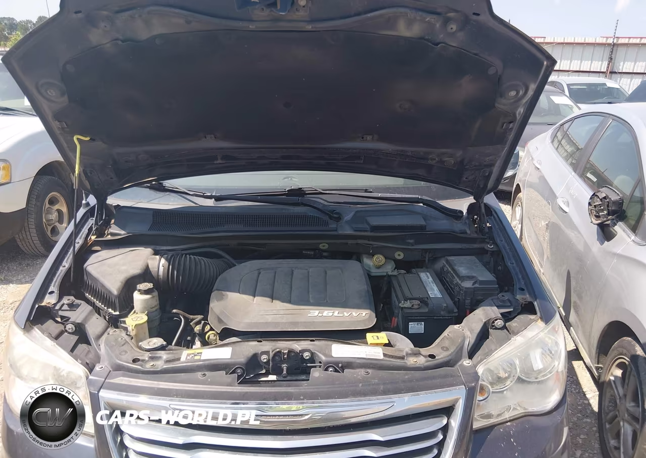 2013 Chrysler Town & Country Touring-L VIN:2C4RC1CGXDR692020 - 10