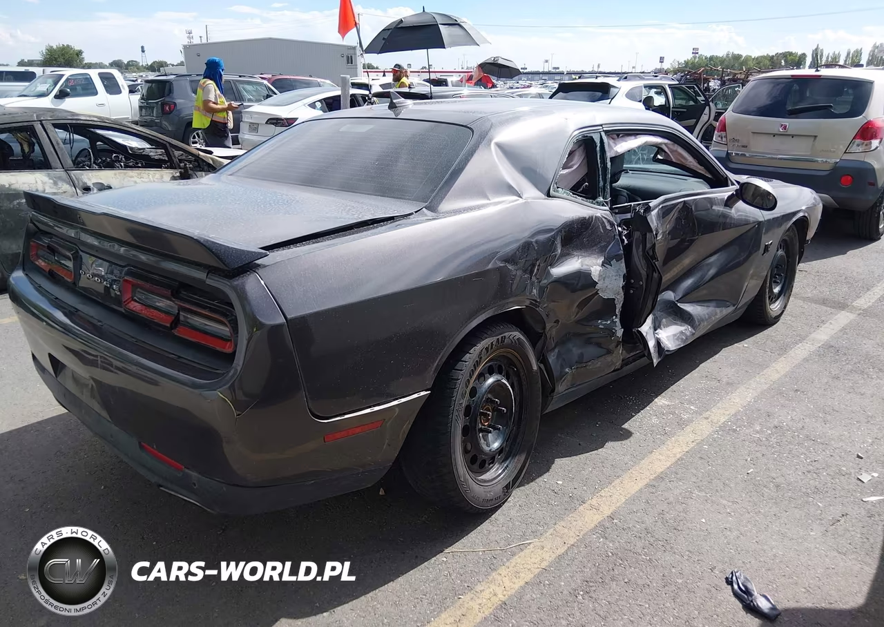 2017 Dodge Challenger Sxt Plus VIN:2C3CDZAG4HH659681 - 4
