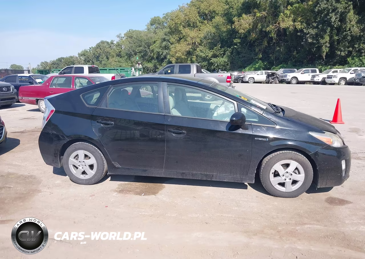 2011 Toyota Prius Three VIN:JTDKN3DUXB0295264 - 13