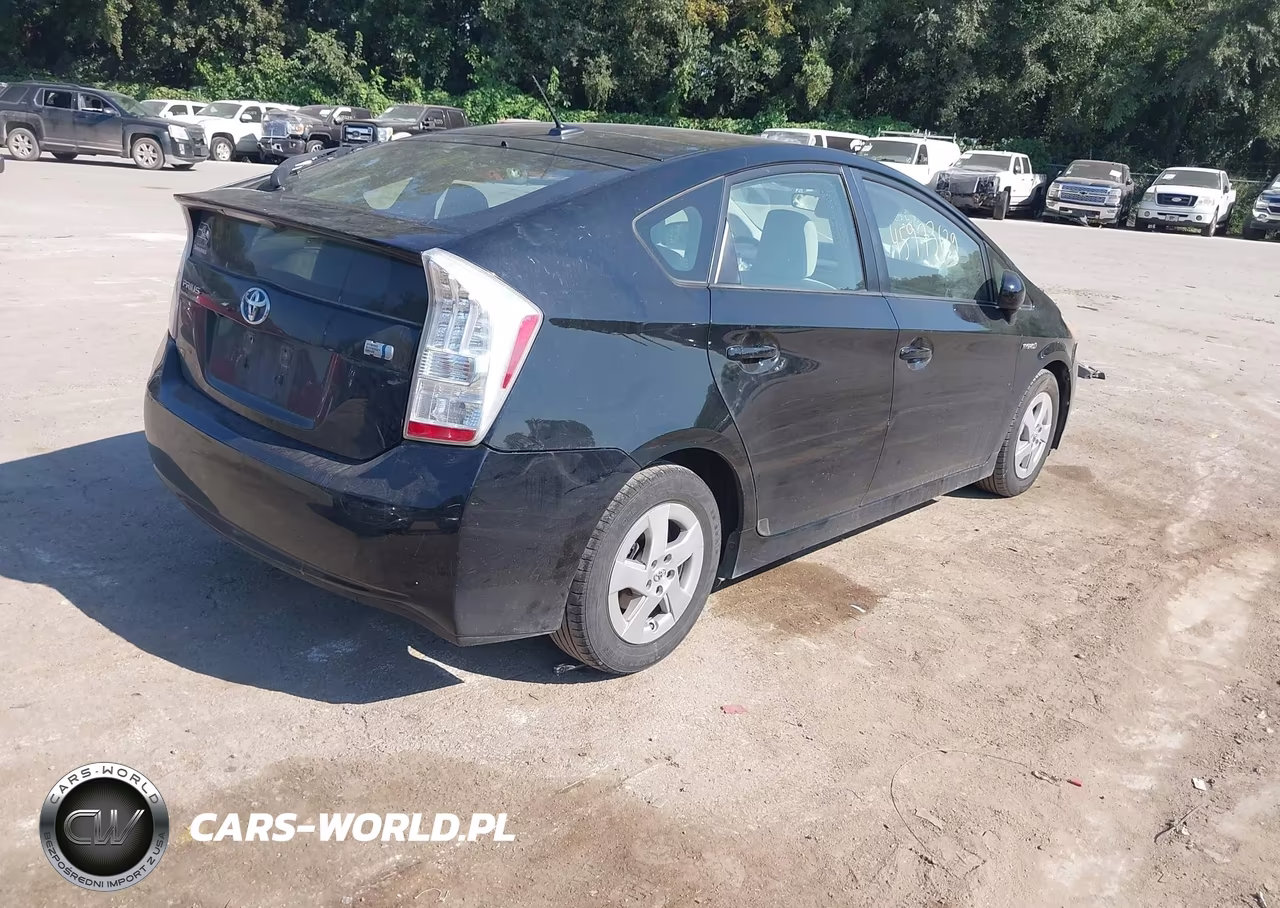 2011 Toyota Prius Three VIN:JTDKN3DUXB0295264 - 4