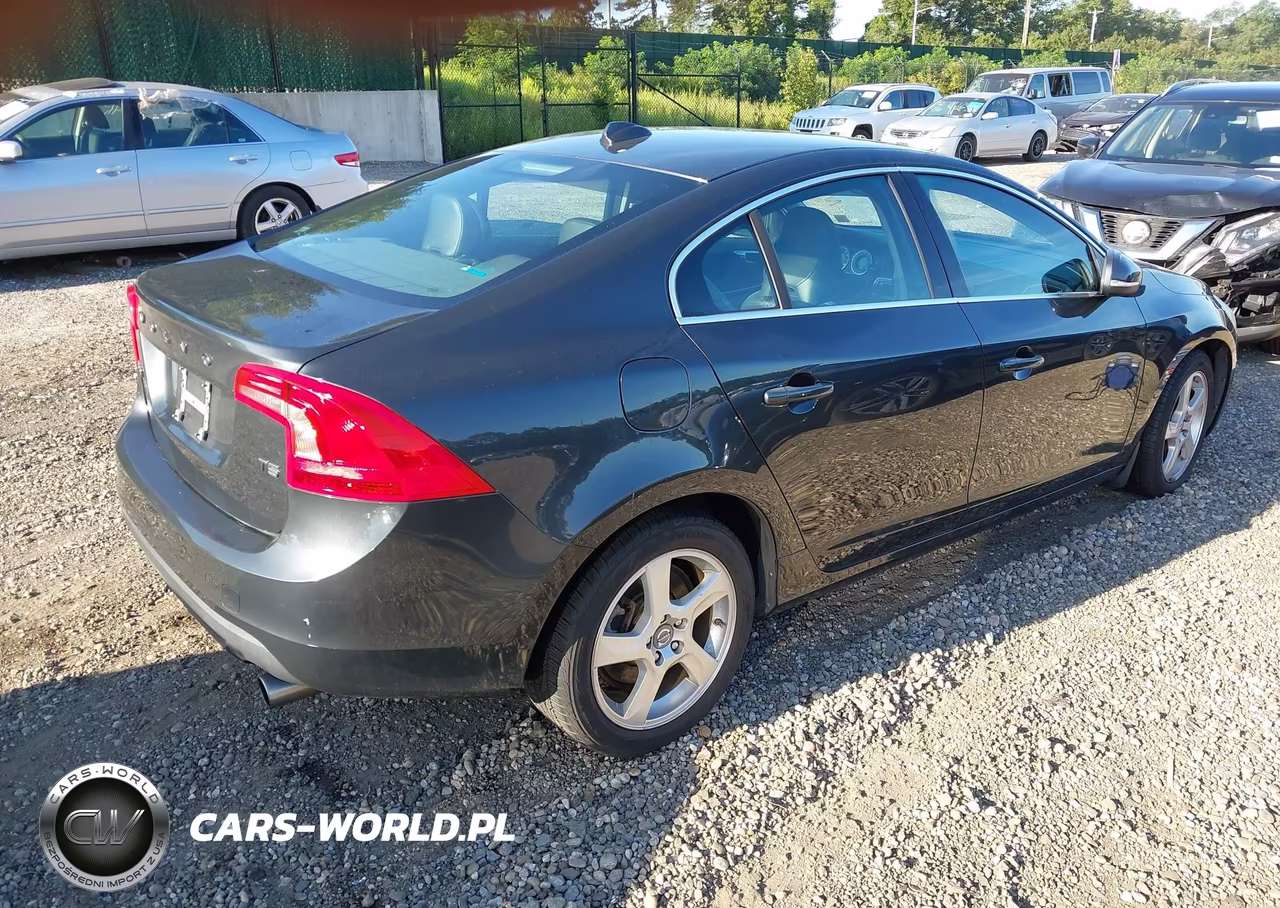 2012 Volvo S60 T5 VIN:YV1622FS7C2120504 - 4