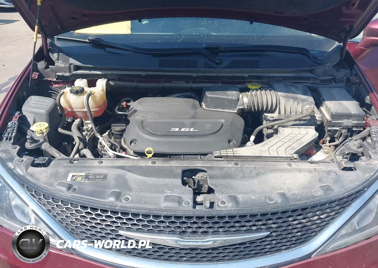 2018 Chrysler Pacifica Touring L Plus VIN:2C4RC1EG3JR293670 - 10