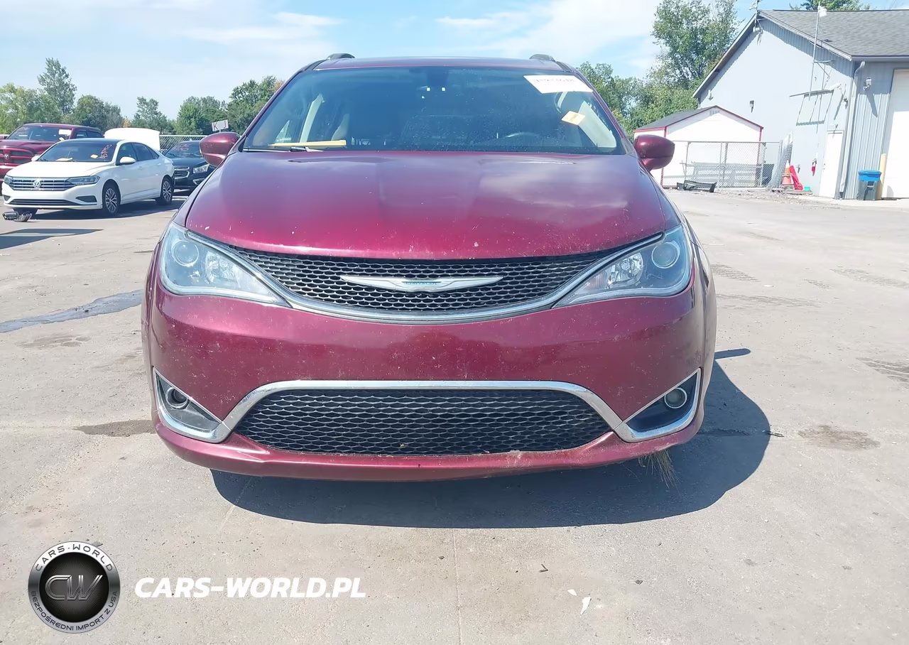 2018 Chrysler Pacifica Touring L Plus VIN:2C4RC1EG3JR293670 - 12