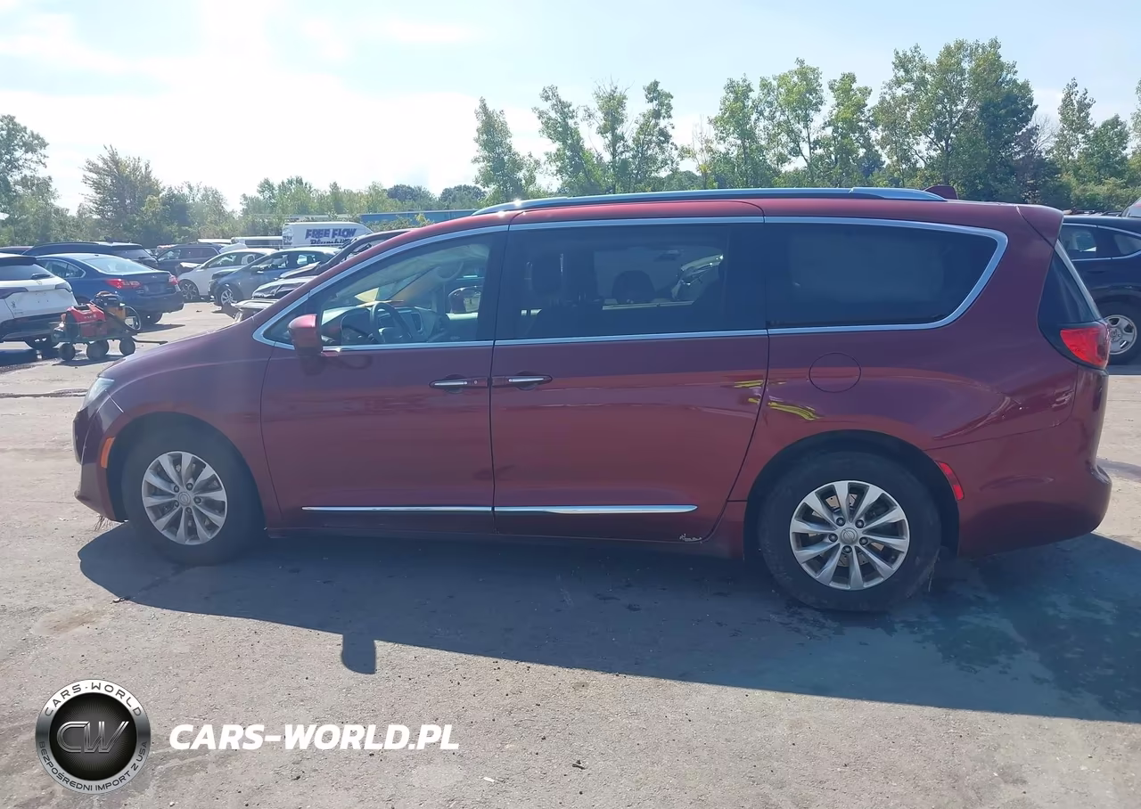 2018 Chrysler Pacifica Touring L Plus VIN:2C4RC1EG3JR293670 - 14