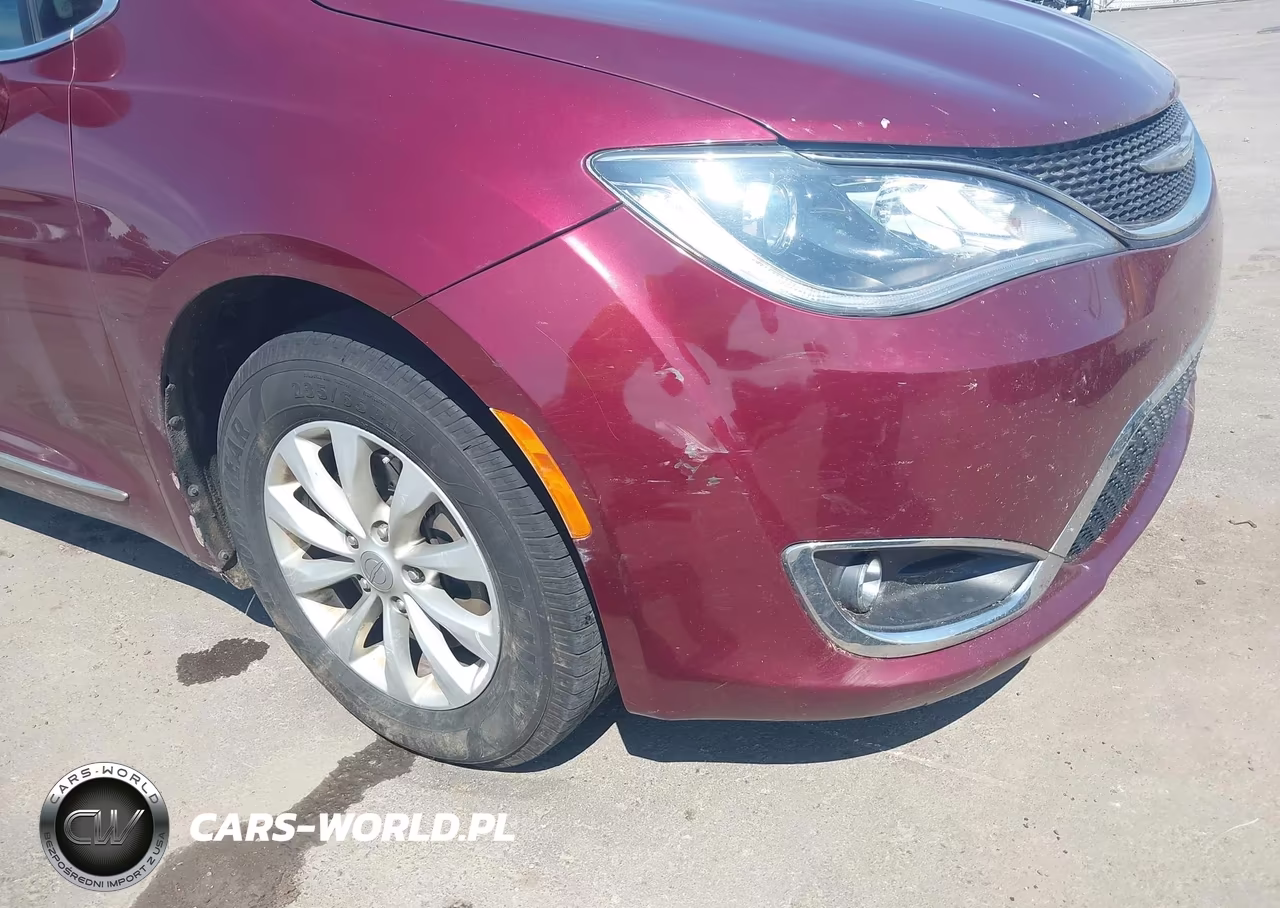 2018 Chrysler Pacifica Touring L Plus VIN:2C4RC1EG3JR293670 - 6