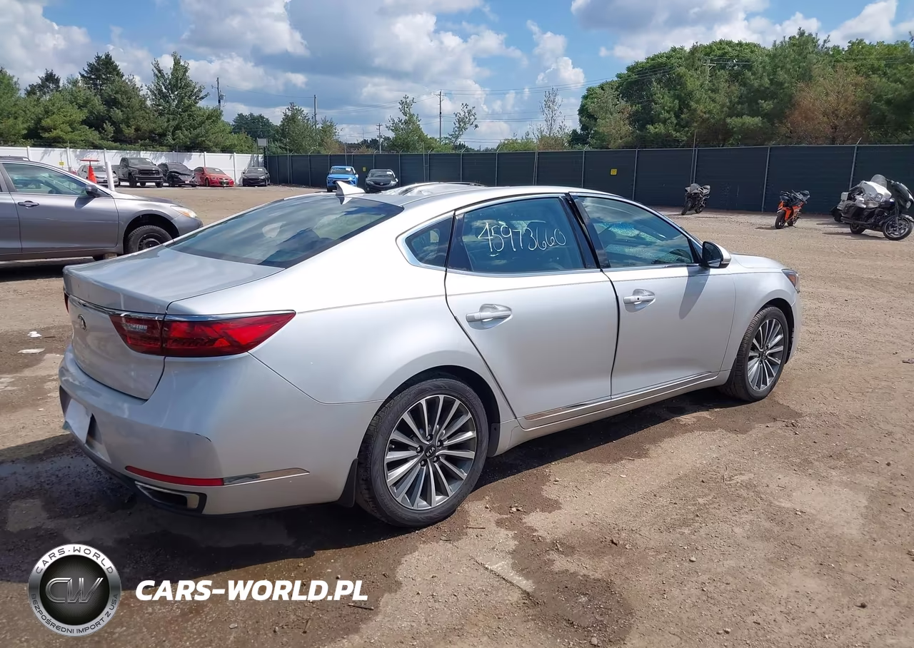 2017 Kia Cadenza Premium VIN:KNALB4J10H5055520 - 4